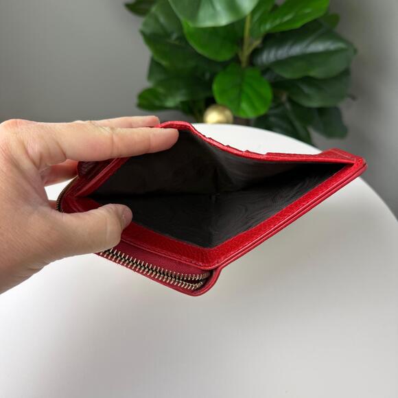 💎✨Authentic Gucci Bi-Fold Wallet Red - Picture 4 of 5